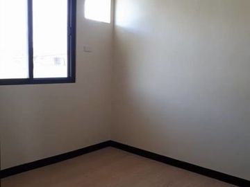 Duplex House and lot for sale with 6 bedrooms in Angeles Cit