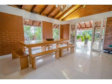 Se Vende o Permuta Hermosa Finca Vía Alcalá