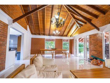 Se Vende o Permuta Hermosa Finca Vía Alcalá