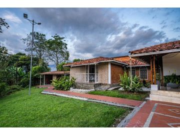 Se Vende o Permuta Hermosa Finca Vía Alcalá