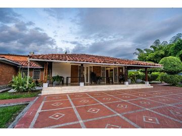 Se Vende o Permuta Hermosa Finca Vía Alcalá