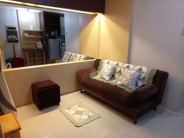 JUAL 1BR Good Condition Apartemen Cosmo Terrace lantai 32