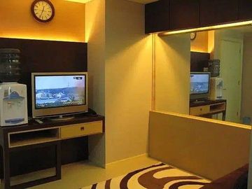 JUAL 1BR Good Condition Apartemen Cosmo Terrace lantai 32