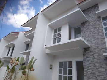 Hampir Soldout Rumah Siap Huni 2LT Best Seller Mainroad Cisaranten Arcamanik