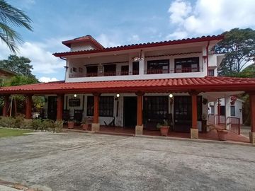 finca en venta en la mesa. Cod V3498