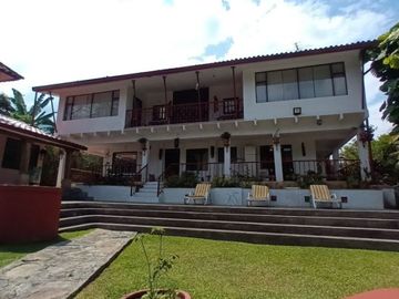 finca en venta en la mesa. Cod V3498