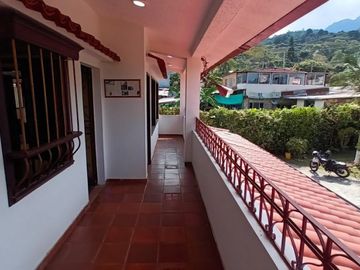 finca en venta en la mesa. Cod V3498