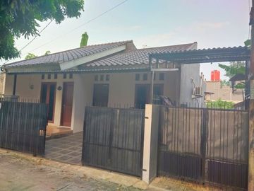 Rumah second terawat dalam komplek pondok melati