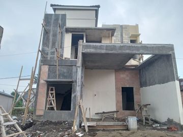 READY STOK RUMAH 2 LANTAI DI MALANG