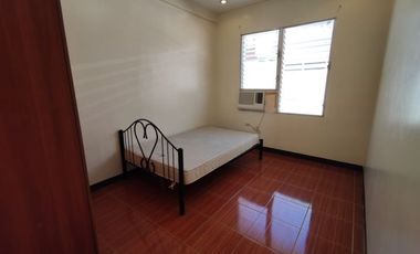 SPACIOUS 3-BR TOWNHOUSE - JUST 6 MINUTES WALK TO SAROSA HOTEL MABOLO