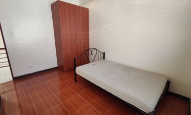 SPACIOUS 3-BR TOWNHOUSE - JUST 6 MINUTES WALK TO SAROSA HOTEL MABOLO