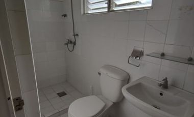 SPACIOUS 3-BR TOWNHOUSE - JUST 6 MINUTES WALK TO SAROSA HOTEL MABOLO