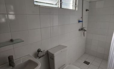 SPACIOUS 3-BR TOWNHOUSE - JUST 6 MINUTES WALK TO SAROSA HOTEL MABOLO