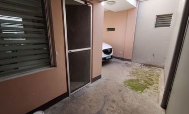 SPACIOUS 3-BR TOWNHOUSE - JUST 6 MINUTES WALK TO SAROSA HOTEL MABOLO