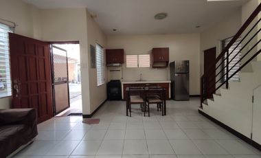SPACIOUS 3-BR TOWNHOUSE - JUST 6 MINUTES WALK TO SAROSA HOTEL MABOLO