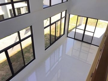Elegant House for Sale with 3 Bedrooms and Swimming Poo in A