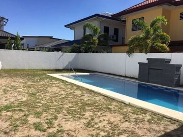 Elegant House for Sale with 3 Bedrooms and Swimming Poo in A