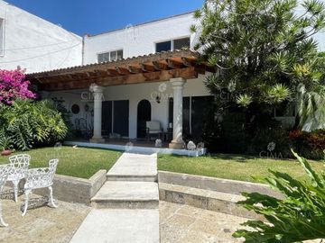 Venta casa en Fraccionamiento Lomas del Sol - V321