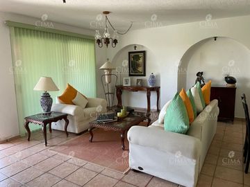 Venta casa en Fraccionamiento Lomas del Sol - V321