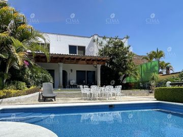Venta casa en Fraccionamiento Lomas del Sol - V321