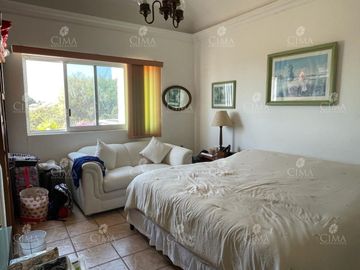 Venta casa en Fraccionamiento Lomas del Sol - V321