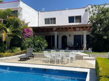 Venta casa en Fraccionamiento Lomas del Sol - V321