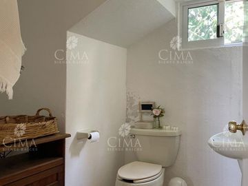 Venta casa en Fraccionamiento Lomas del Sol - V321
