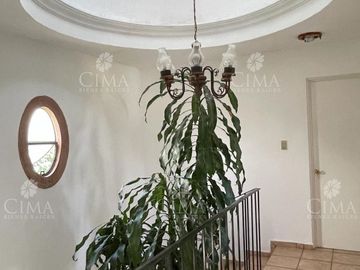 Venta casa en Fraccionamiento Lomas del Sol - V321