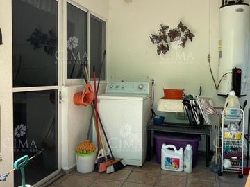 Venta casa en Fraccionamiento Lomas del Sol - V321