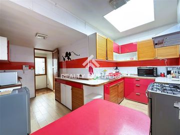 Oportunidad! Comisión Rebajada!! Casa venta 6D-3B Las Condes