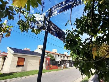 Casa - Alto Alberdi
