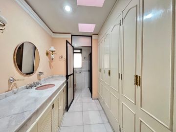 CASA EN VENTA EN LOMAS 4a