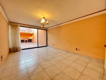 CASA EN VENTA EN LOMAS 4a