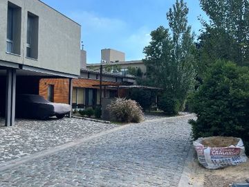 Casa PH en venta en Hurlingham