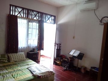 Rumah minimalis di kawasan perumahan di jalan palagan km 5
