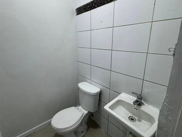 EN ARRIENDO LOCAL COMERCIAL CENTRO DE TALCA 5 OTE 1 Y 2 SUR