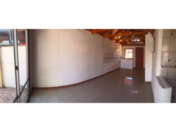 Casa de dos pisos en Santa Teresita de Colín. Talca, Chile.