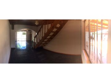 Casa de dos pisos en Santa Teresita de Colín. Talca, Chile.