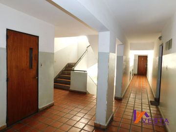 Entre Rios Y Balcarce-departamento-venta