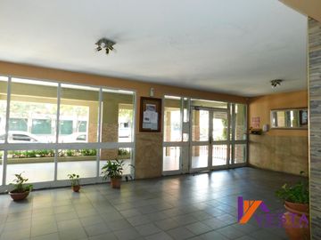 Entre Rios Y Balcarce-departamento-venta