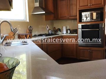 CASA EN VENTA  EN TEQUISQUIAPAN EN GRANJAS RESIDENCIALES. Amanda