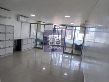 COD. 6490 - SE ARRIENDA OFICINA - BARRIO: CENTRO