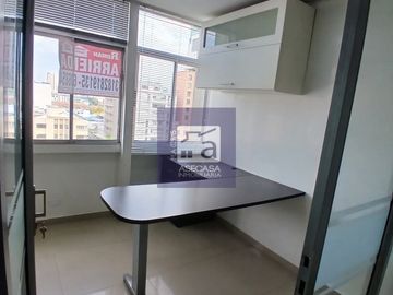 COD. 6490 - SE ARRIENDA OFICINA - BARRIO: CENTRO