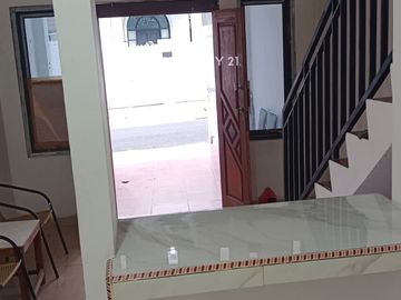 Dijual Rumah Mungil 2 Lantai Di Matraman Menteng Jakarta Pusat