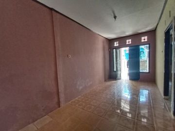 Rumah Murah Siap Huni 1 1/2 Lantai Di Taman Alamanda, Karangsatria.