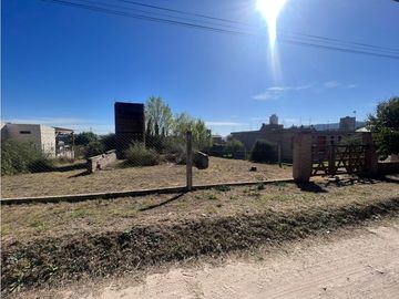 Lote en venta 702 m2, San Antonio de Arredondo. 3 cuadras del Rio.
