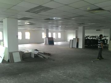 570 sqm Warm shell Office space for Lease in Quezon City.