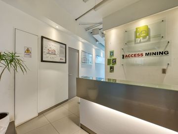 Estupenda oficina en ciudad empresarial  30 UF x m2
