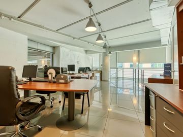 Estupenda oficina en ciudad empresarial  30 UF x m2