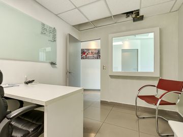 Estupenda oficina en ciudad empresarial  30 UF x m2
